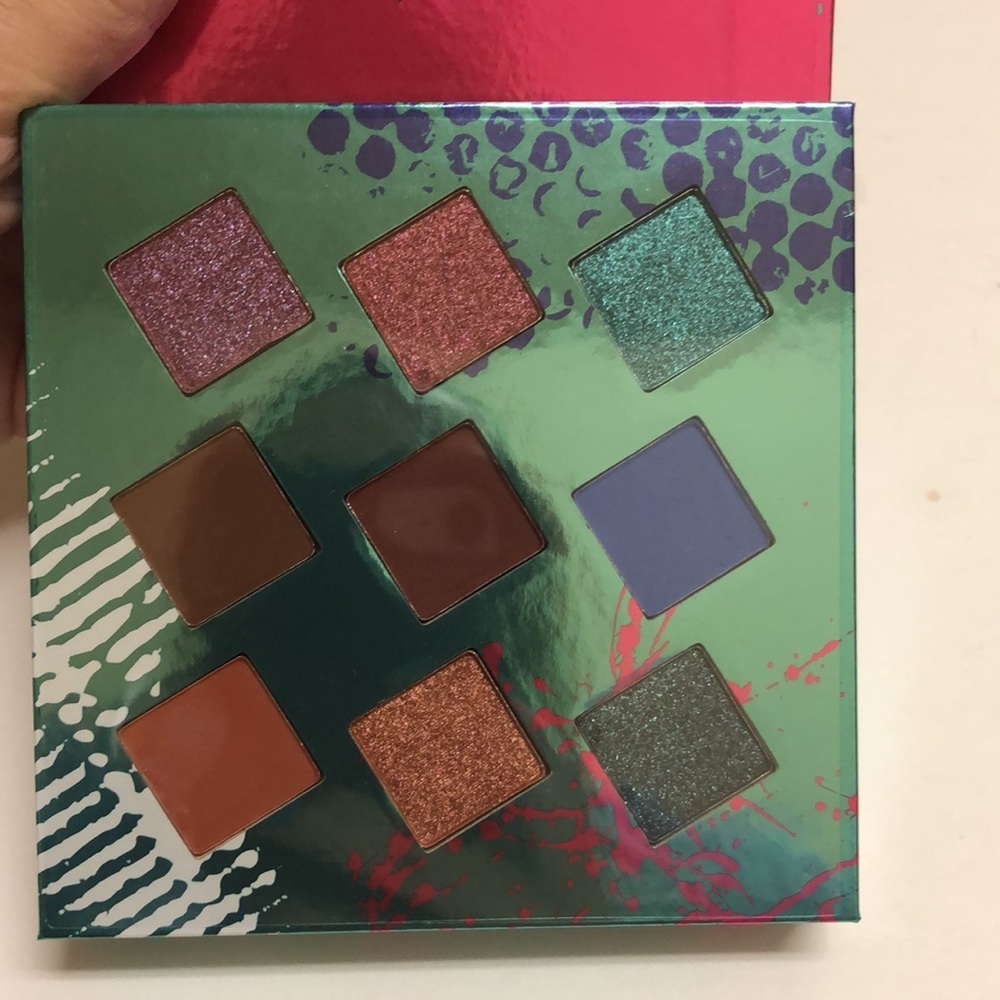 NEW-Living in color